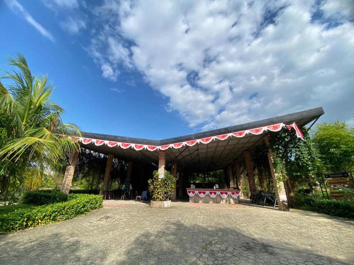 "D'Bamboo Kamp" Desa Wisata Ekang ลาไก ภายนอก รูปภาพ